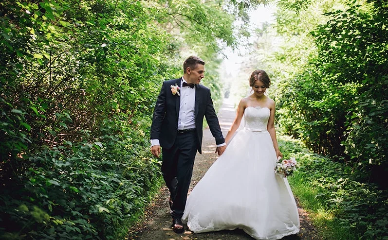 Sesión de novios al aire libre